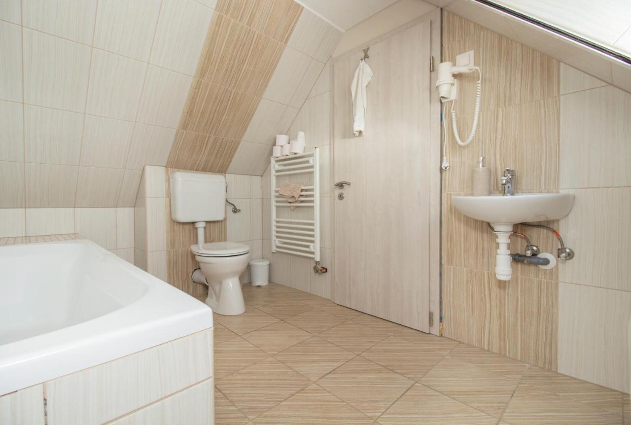 Ponty-Lak Panzio Guest House Davod ภายนอก รูปภาพ