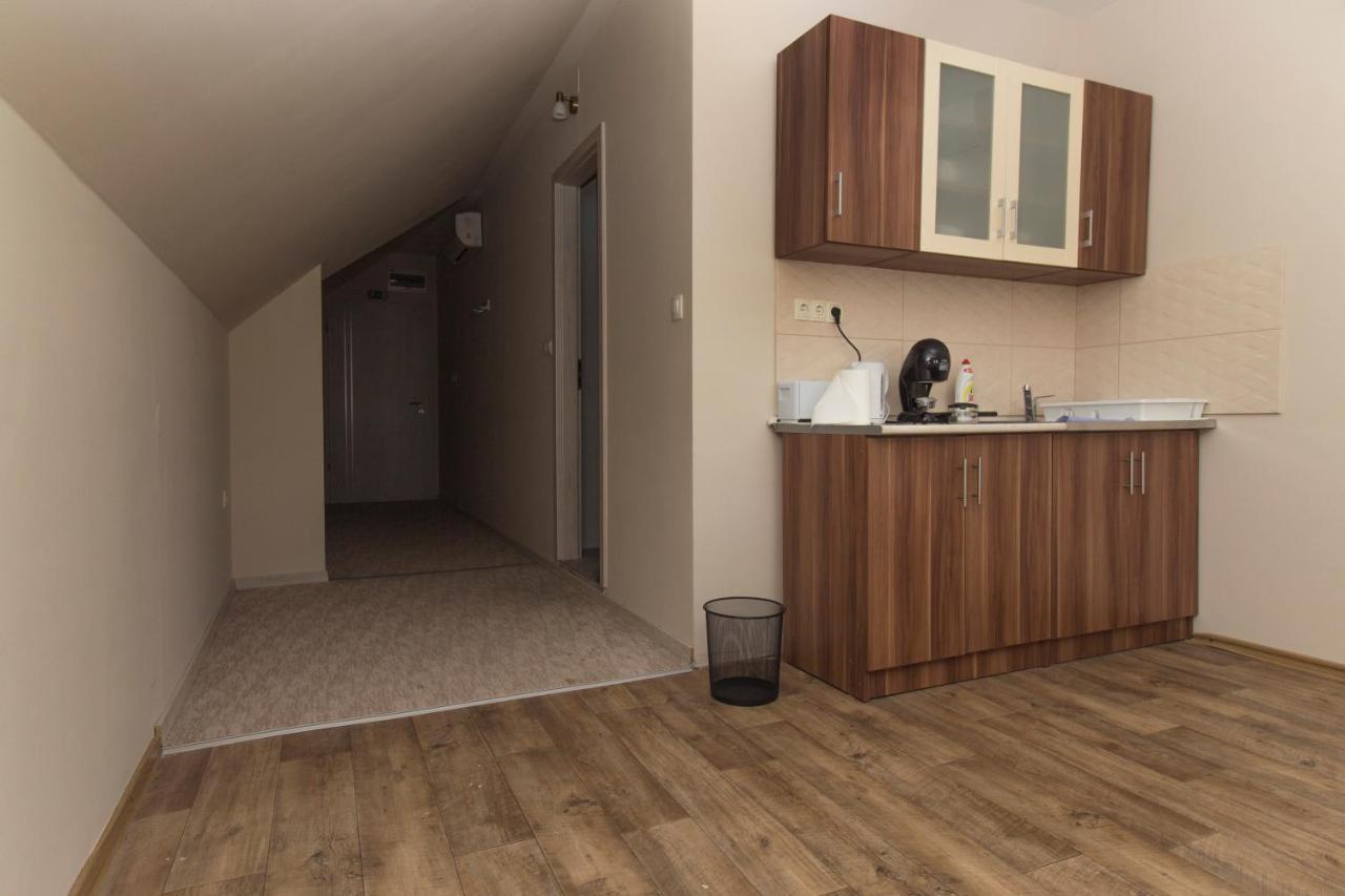 Ponty-Lak Panzio Guest House Davod ภายนอก รูปภาพ