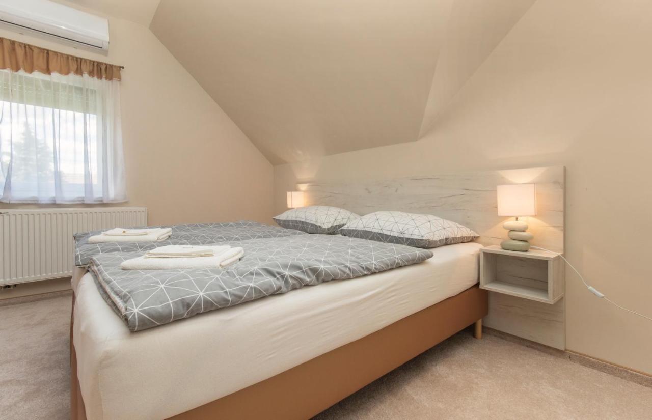 Ponty-Lak Panzio Guest House Davod ภายนอก รูปภาพ