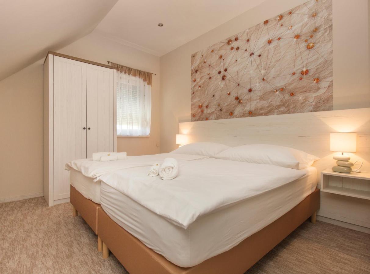 Ponty-Lak Panzio Guest House Davod ภายนอก รูปภาพ