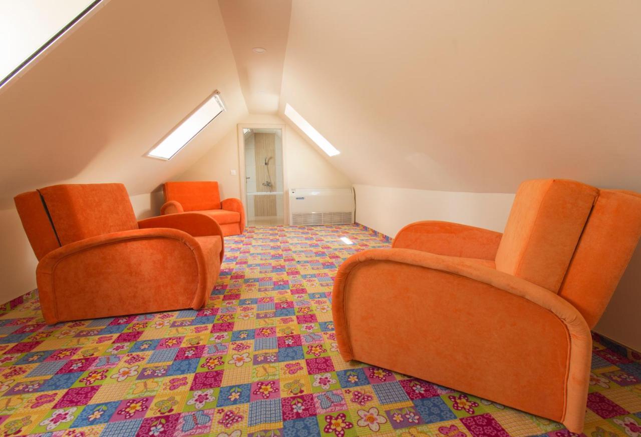 Ponty-Lak Panzio Guest House Davod ภายนอก รูปภาพ