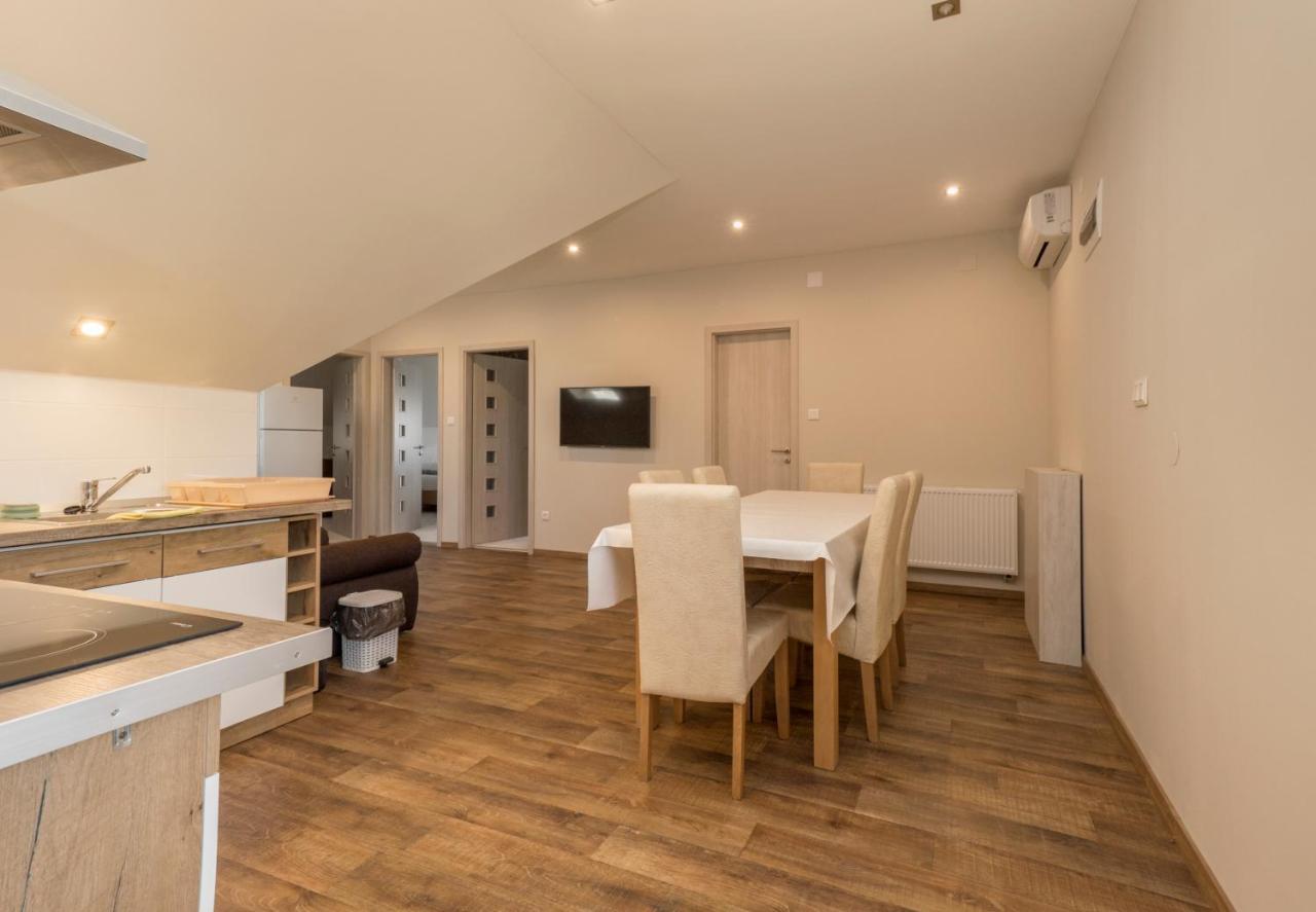 Ponty-Lak Panzio Guest House Davod ภายนอก รูปภาพ