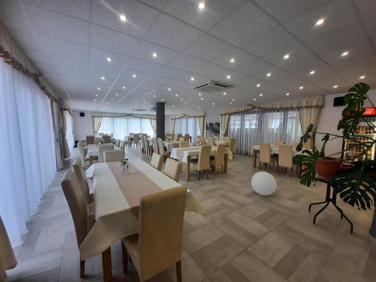 Ponty-Lak Panzio Guest House Davod ภายนอก รูปภาพ