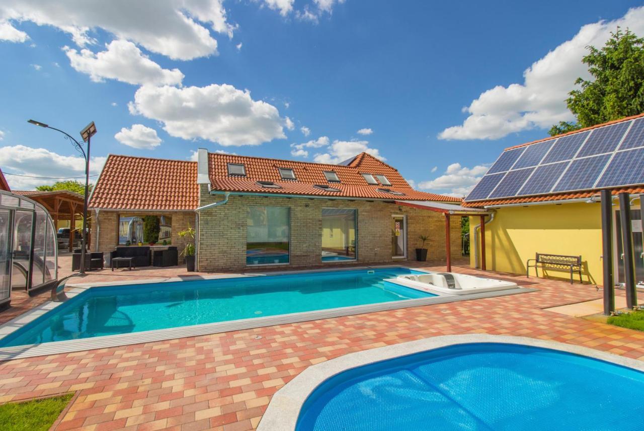 Ponty-Lak Panzio Guest House Davod ภายนอก รูปภาพ
