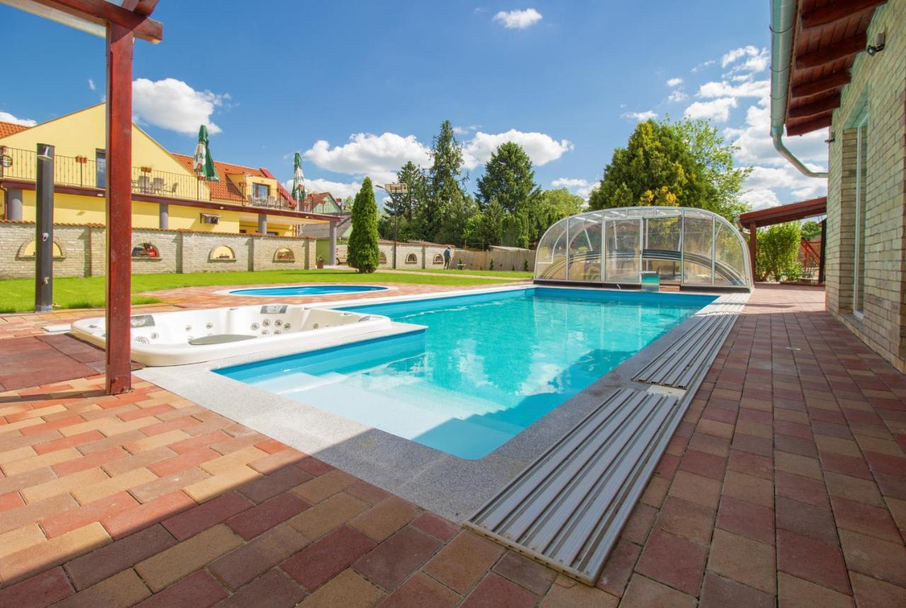 Ponty-Lak Panzio Guest House Davod ภายนอก รูปภาพ