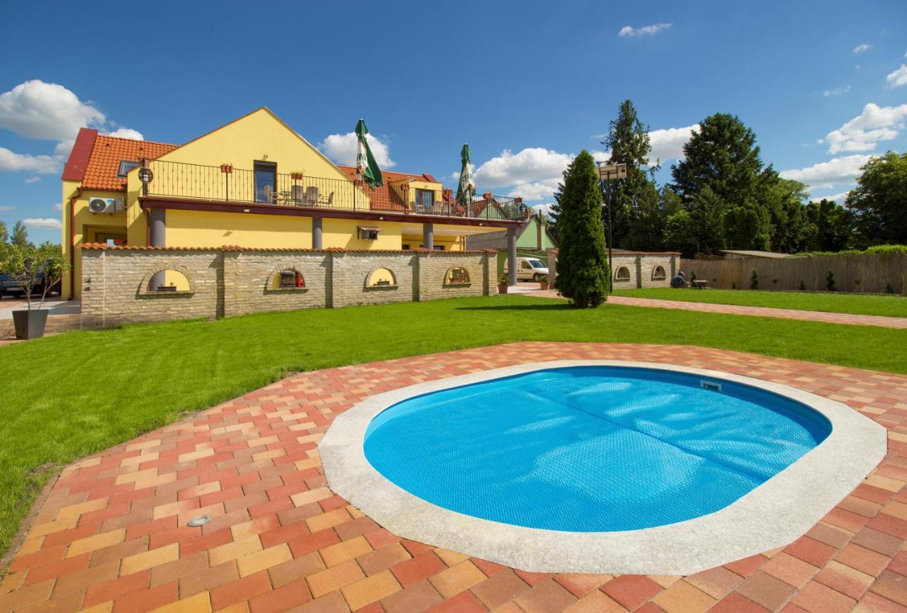 Ponty-Lak Panzio Guest House Davod ภายนอก รูปภาพ