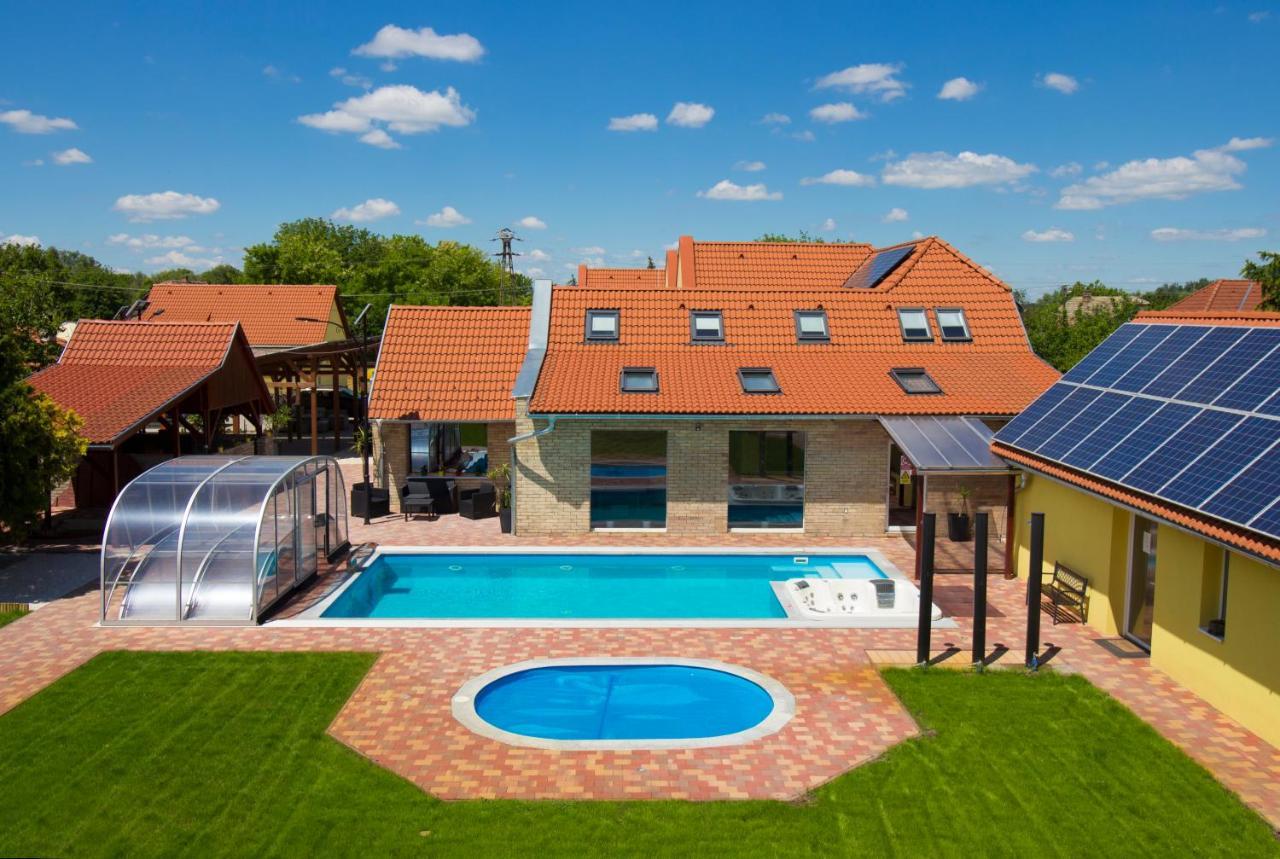 Ponty-Lak Panzio Guest House Davod ภายนอก รูปภาพ